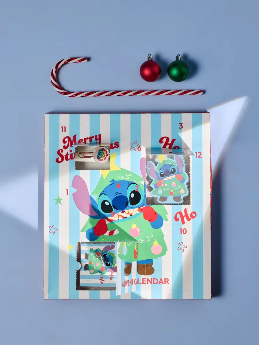 Kalendarz adwentowy z przyborami szkolnymi Stitch