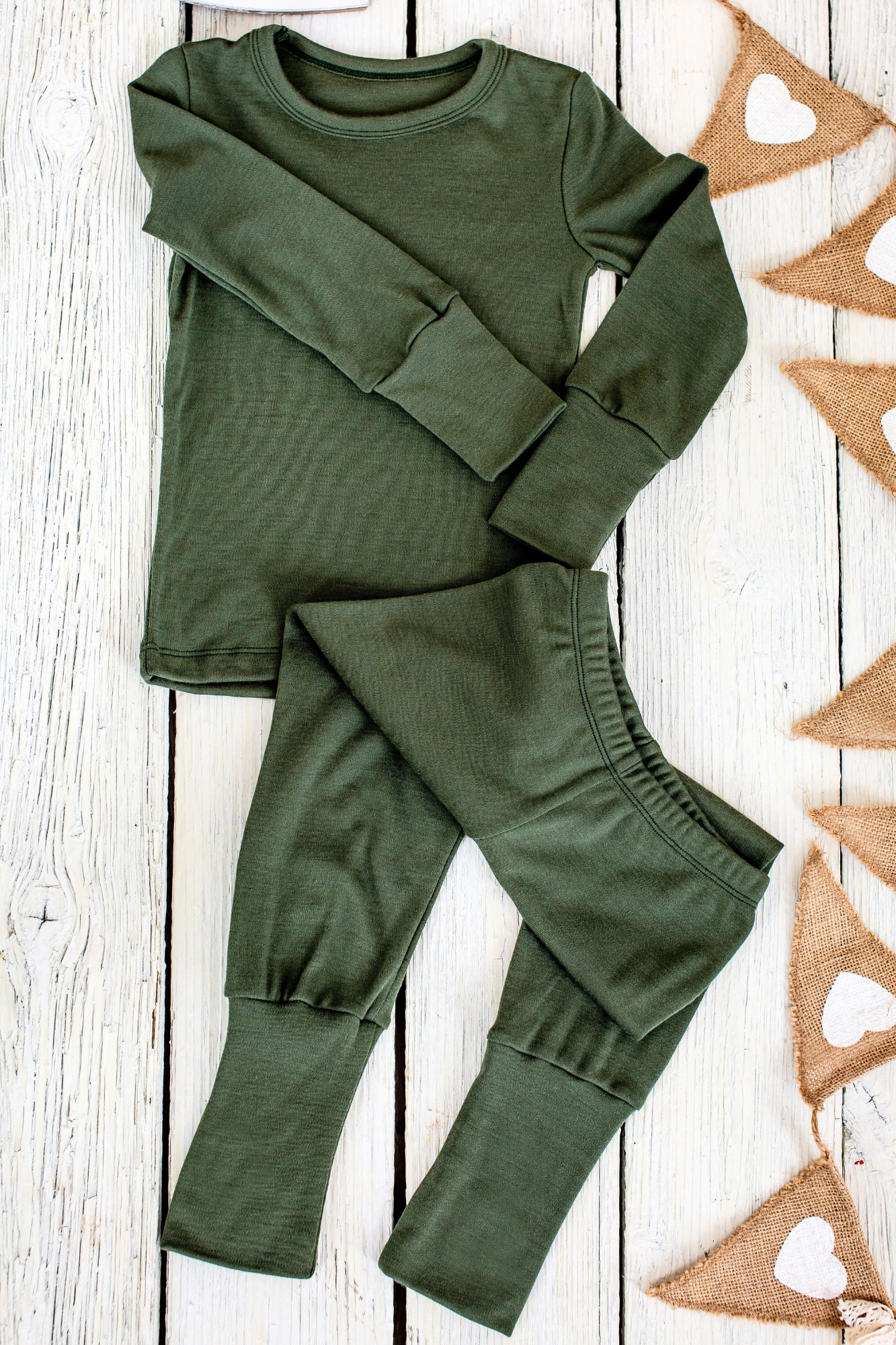Piżama dziecięca z wełny merino Green Rose